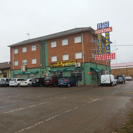Hostal Residencia Delfin Astorga Exterior photo