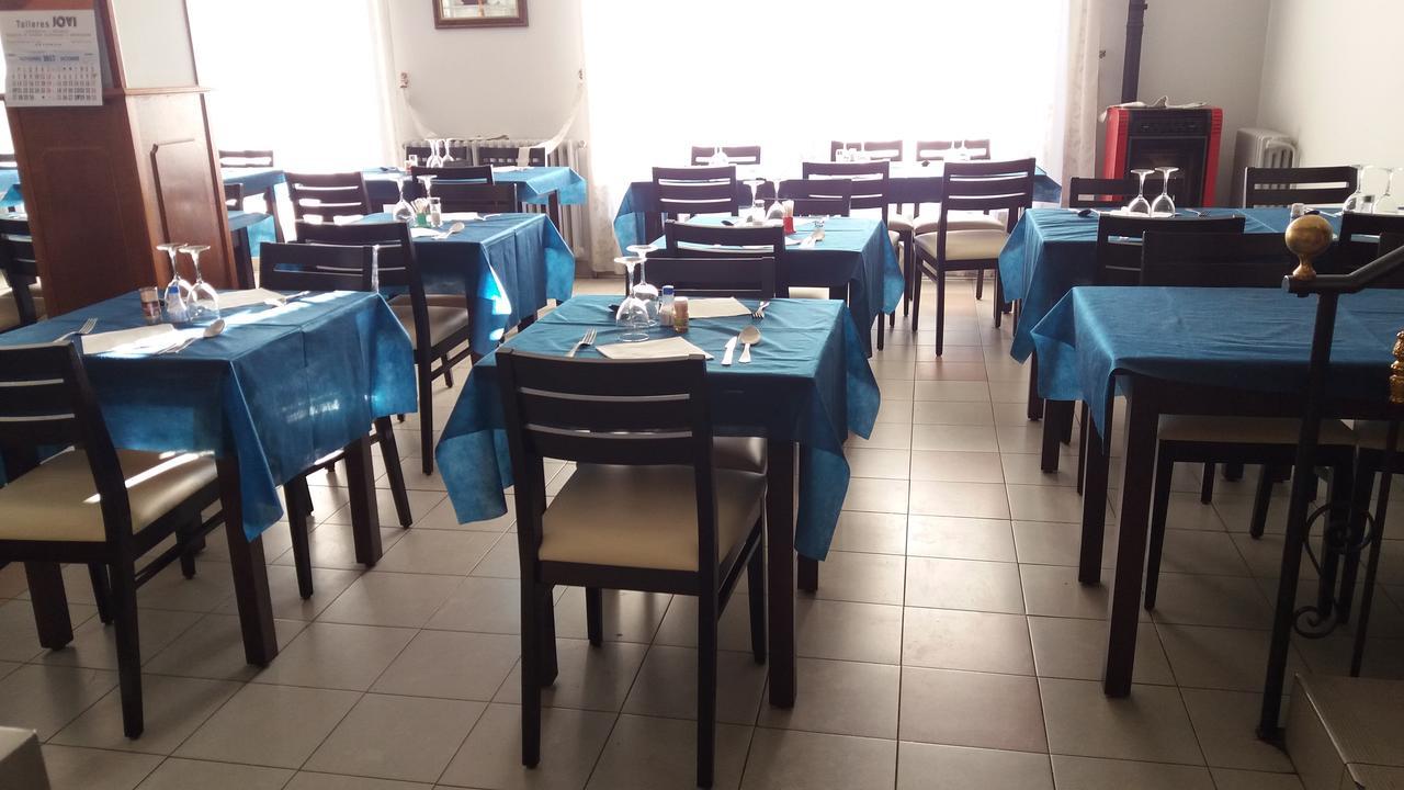 Hostal Residencia Delfin Astorga Exterior photo