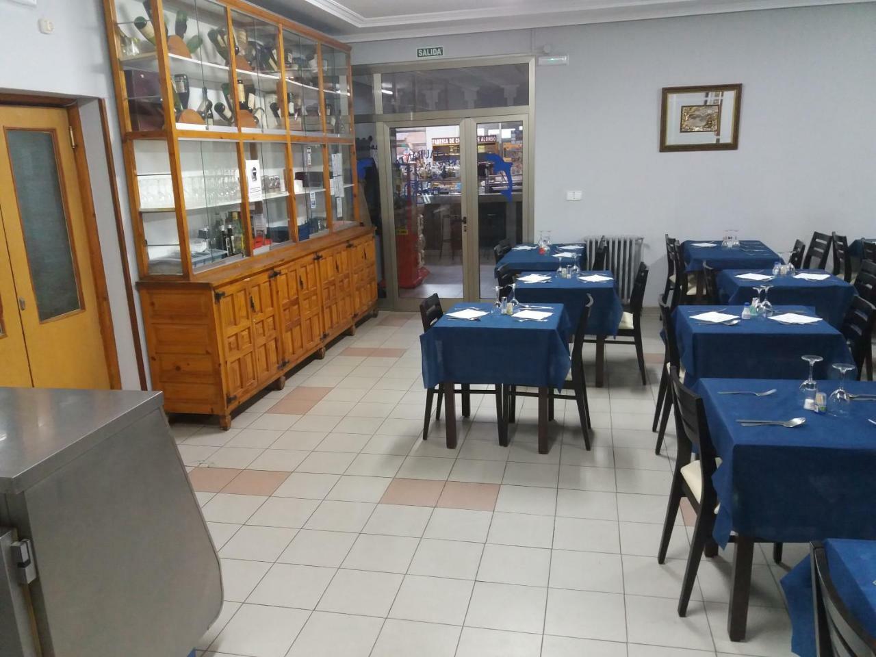 Hostal Residencia Delfin Astorga Exterior photo